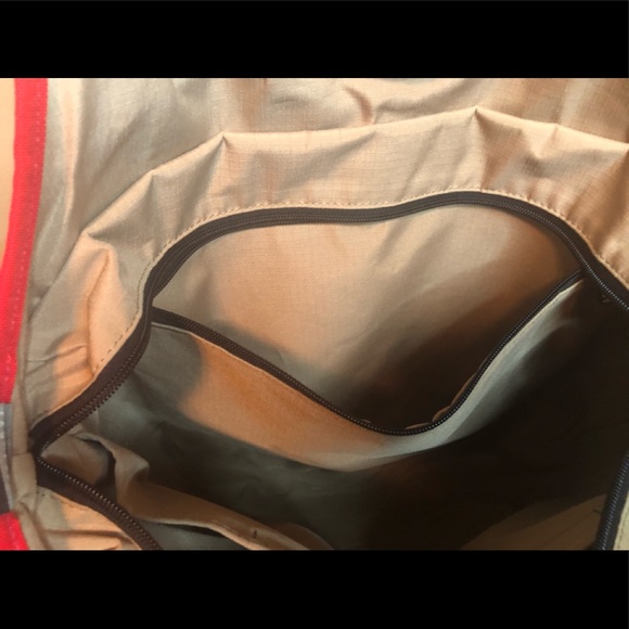 Crumpler Red Messenger Bag Tote - Picture 7 of 10